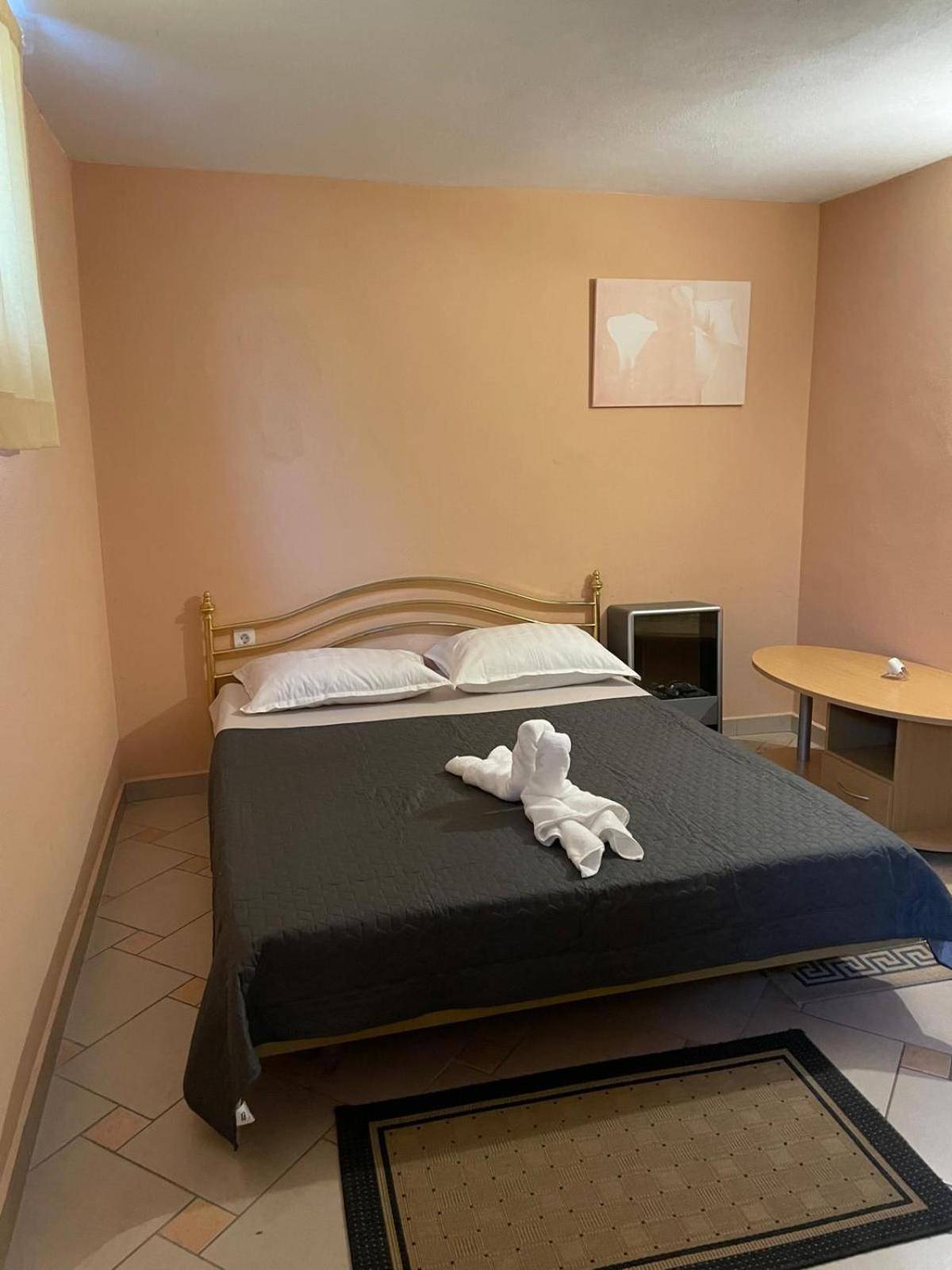 Apartaments Remi Starigrad Paklenica Zewnętrze zdjęcie
